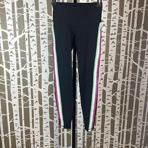Old Navy Active Black Go-Dry 7/8 Leggings with Rainbow Ribbon Side Stripe sz XS